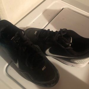 Nike girls baseball cleats size 4.5